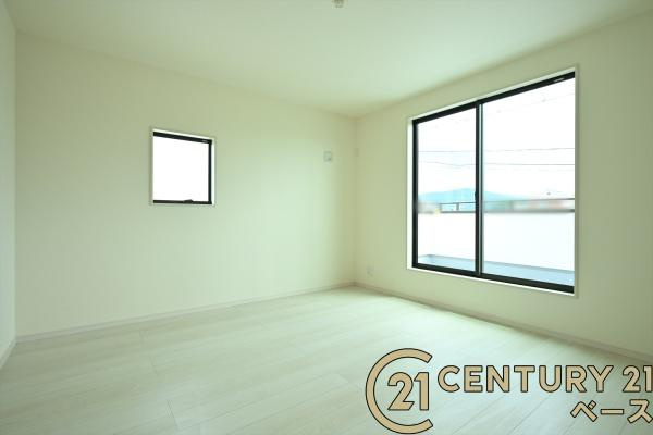 リーブルガーデン大豆越 ３号棟 ／新築一戸建の洋室|■現地撮影写真■明るい雰囲気の洋室です！