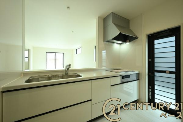 リーブルガーデン大豆越 ２号棟 ／新築一戸建のキッチン|■現地撮影写真■家族とのコミュニケーションがとりやすい人気のカウンターキッチン！