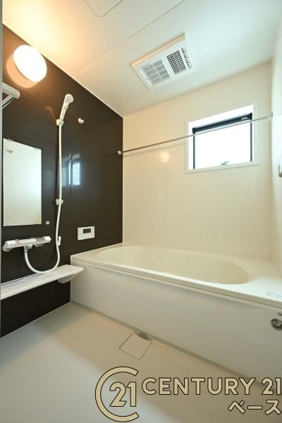 リーブルガーデン大豆越 ２号棟 ／新築一戸建の浴室|■現地撮影写真■ゆったりしたサイズの浴室！足を伸ばしての入浴は疲れも癒してくれます！