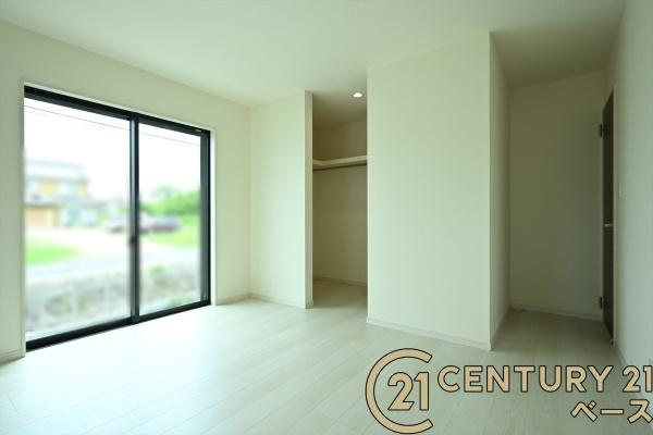 リーブルガーデン大豆越 ２号棟 ／新築一戸建の洋室|■現地撮影写真■明るい雰囲気の洋室です！