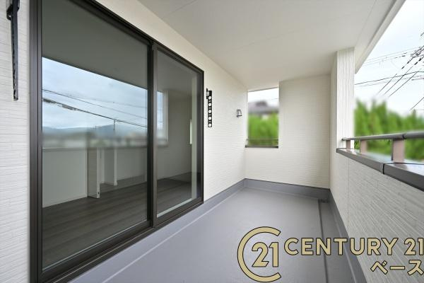 リーブルガーデン大豆越 ４号棟 ／新築一戸建のバルコニー|■現地撮影写真■インナーバルコニーで急な雨でも安心です！