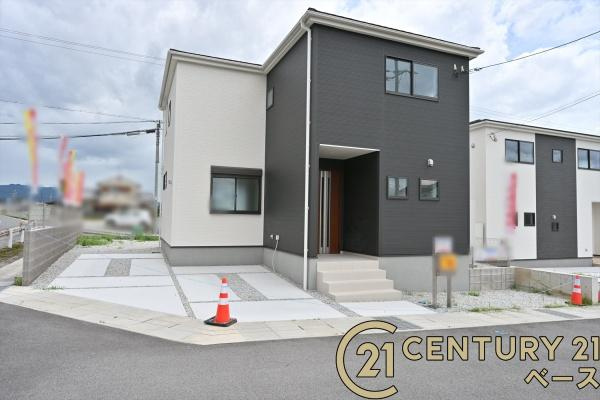 リーブルガーデン大豆越 ４号棟 ／新築一戸建の駐車場|■現地撮影写真■広々とした前面道路でお車の駐車もスムーズ！