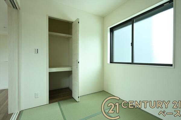 リーブルガーデン大豆越 ４号棟 ／新築一戸建の収納|■現地撮影写真■和室にも収納スペース完備！