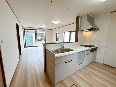 【居間・リビング】 | 米子市旗ヶ崎1丁目　戸建て