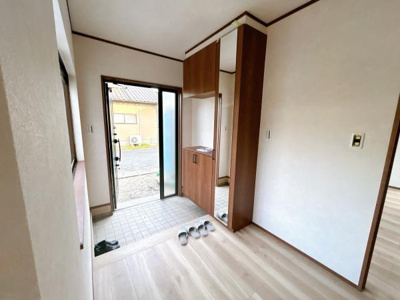 【玄関】 | 米子市旗ヶ崎1丁目　戸建て