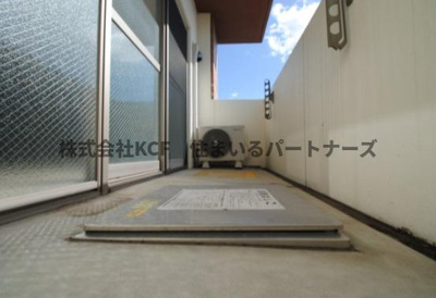 【バルコニー】 | モントーレヒルズ東櫛原 | 落ち着いた時間を過ごせるバルコニーです