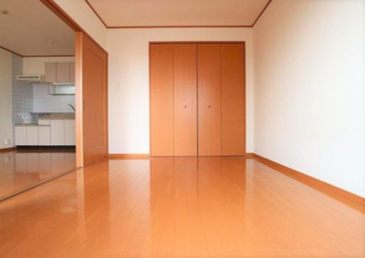 【洋室】 | センタービレッジ本町 | 広々とした洋室です