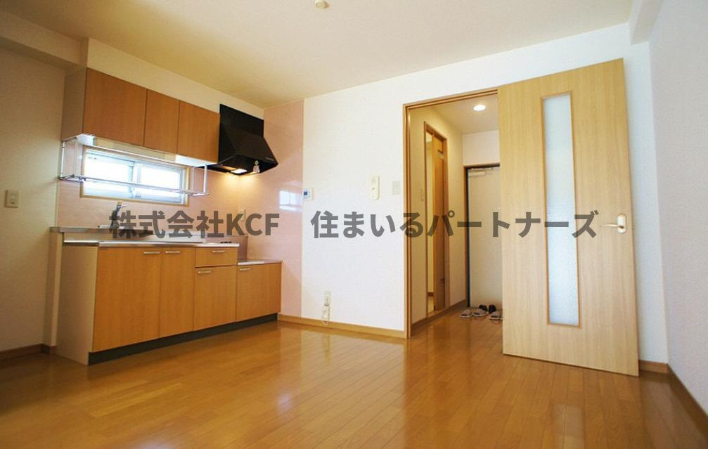 久留米市東和町の賃貸マンションの居間・リビング