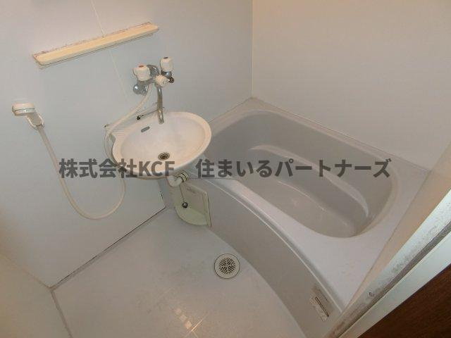 コーポ杏A棟の浴室|落ち着いた空間のお風呂です