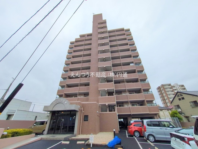 アピエス三郷の駐車場