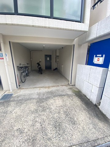 ダイドーメゾン甲東園のエントランス