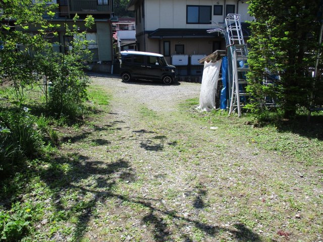 諏訪市清水１丁目の中古一戸建の駐車場