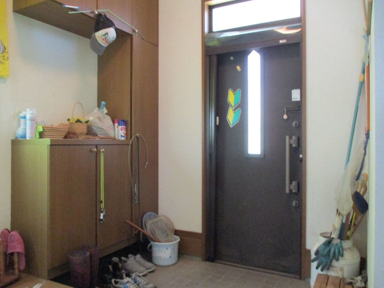 諏訪市清水１丁目の中古一戸建の玄関