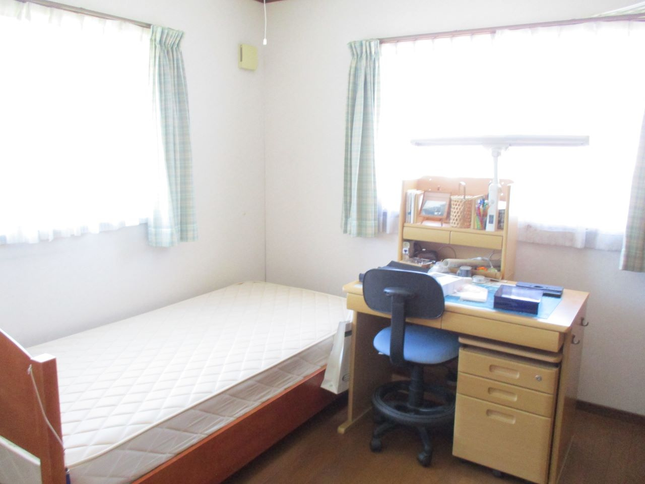 諏訪市清水１丁目の中古一戸建の洋室