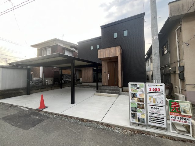 天童市田鶴町1丁目6-16の防犯設備|9/2撮影
インターホン