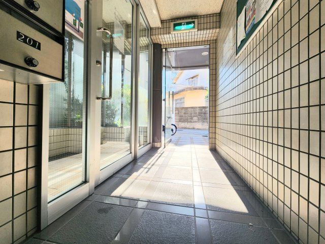 プレアール長居西のエントランス