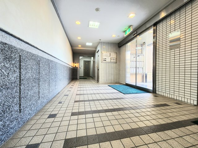 ミングルROZAのエントランス