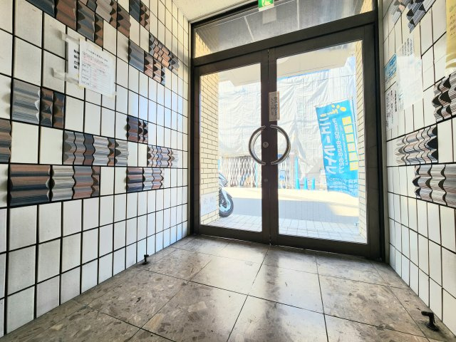 コーポルナのエントランス