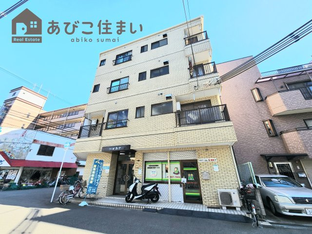 コーポルナの外観