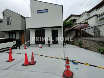 【駐車場】 | 三ッ沢南町戸建て | ３台停められる駐車場です。