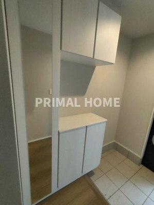 【玄関】 | 三ッ沢南町戸建て | シューズボックス、全身鏡付きです。