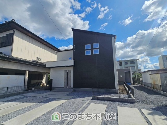 グラファーレ宇都宮市新町　1号棟の外観|本日ご内覧できます(*^^*)
お電話でのお問合せが非常にスムーズです！
現地直接集合のお待ち合わせも大丈夫です！
お気軽にお問合せ下さい(^^)/