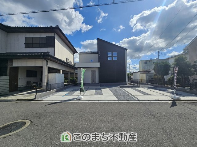 グラファーレ宇都宮市新町　1号棟の駐車場|本日ご内覧できます(*^^*)
お電話でのお問合せが非常にスムーズです！
現地直接集合のお待ち合わせも大丈夫です！
お気軽にお問合せ下さい(^^)/