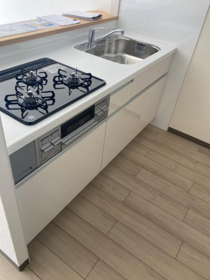 【キッチン】 | ダイヤモンドメゾン南田辺 | 対面式、システムキッチン新調です☆3口ガスコンロ☆