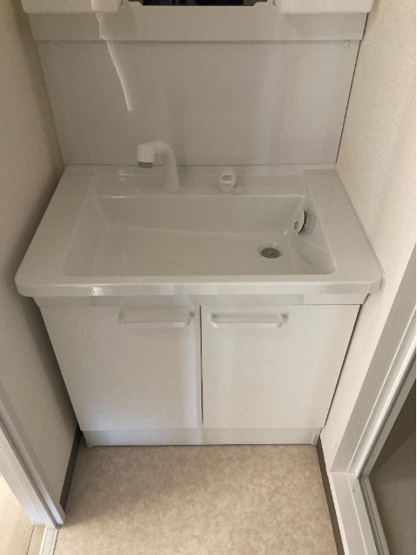 【独立洗面台】 | ダイヤモンドメゾン南田辺 | 洗面台新調です☆