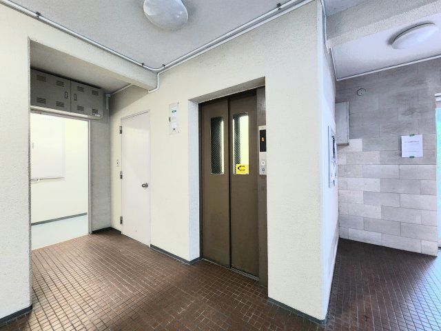 ユニハイツ長居のエントランス