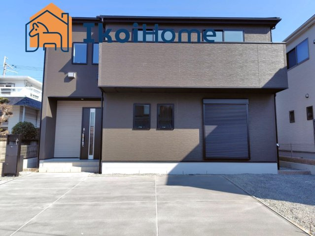 神戸市西区水谷2丁目　24-1期　新築一戸建　1号棟の外観|完成いたしました！駐車スペース広く4台～5台可能！全室南向き！前面道路南側幅員約4ｍございます！