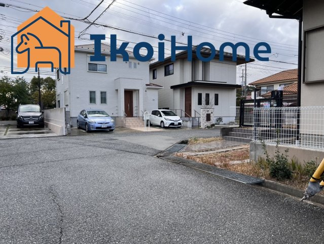 神戸市西区美賀多台4丁目　新築のエントランス|●年中無休：当日予約可●お出かけに使う道具を収納できるスペースがあります。アウトドアな方も安心です。