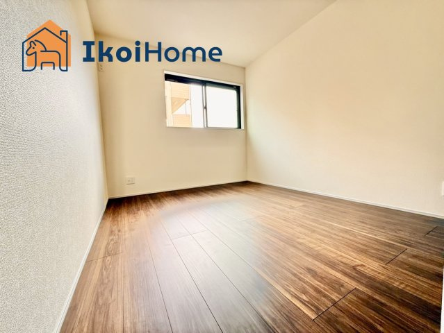 神戸市西区玉津町吉田2期　新築　1号棟の周辺|各部屋にはカーテンレールはついていません。約２万円前後で全窓にカーテンレールを取り付けできます。