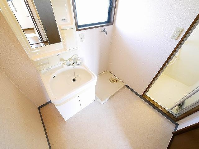 ルミエール二階堂の洗面所|使いやすい洗面所です