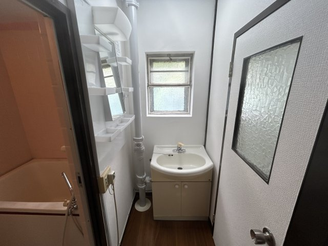 公団狭山住宅16号棟の独立洗面台