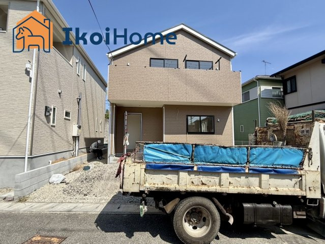 神戸市西区玉津町高津橋第5　4号棟　新築戸建のエントランス|●年中無休：当日予約可●前面道路は幅員約6mとゆったりしておりますのでお車の入出庫も楽々安心です。