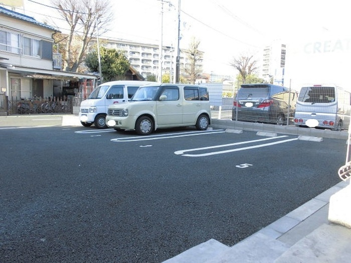 クローバー・ガーデンの駐車場