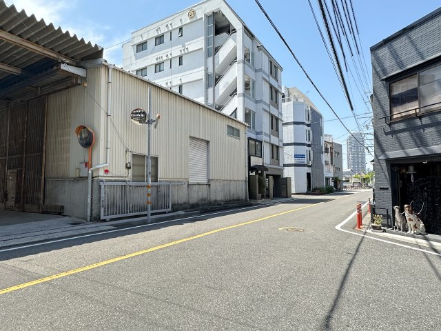 ネオクレメントの周辺