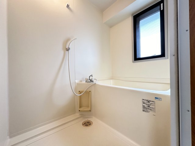 ネオクレメントの浴室