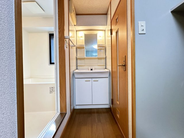 ネオクレメントの独立洗面台