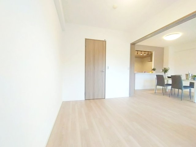 コスモ・ザ・パークス清瀬の森の洋室