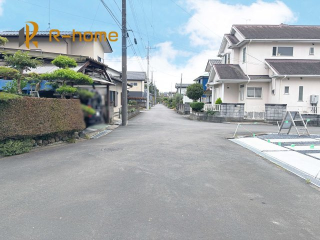 笠間市市野谷24-P1　新築戸建て　1号棟の前面道路含む現地写真|堂々！建物完成♪実際のお部屋をご見学可能です♪
ご見学が一番の資料！お気軽にお問い合わせ下さい♪