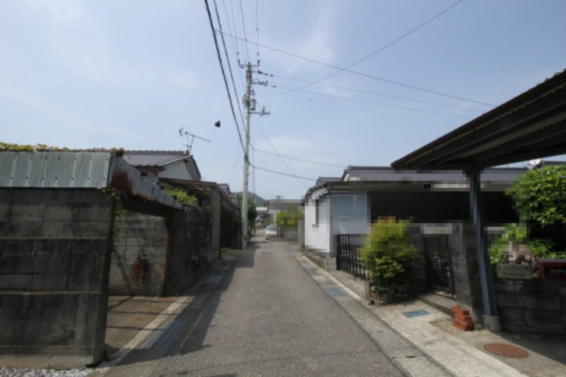 瀬戸西町　建築条件なし　売土地の前面道路含む現地写真
