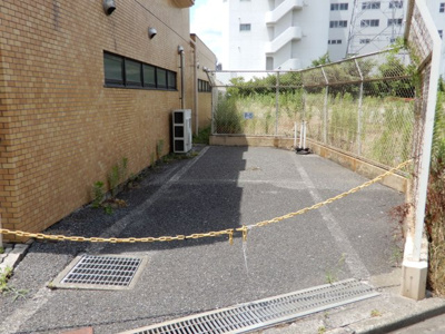 【駐車場】 | ナイスアーバン千葉　路面店舗事務所 | 縦列駐車部分