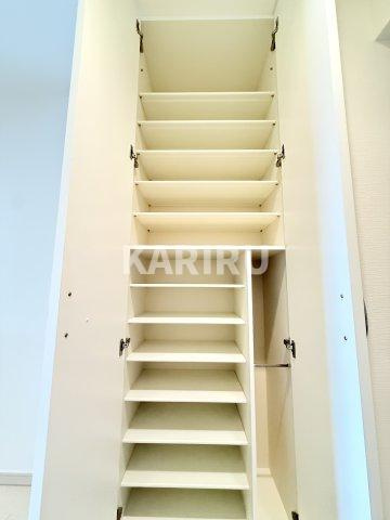 IKカーサの内装