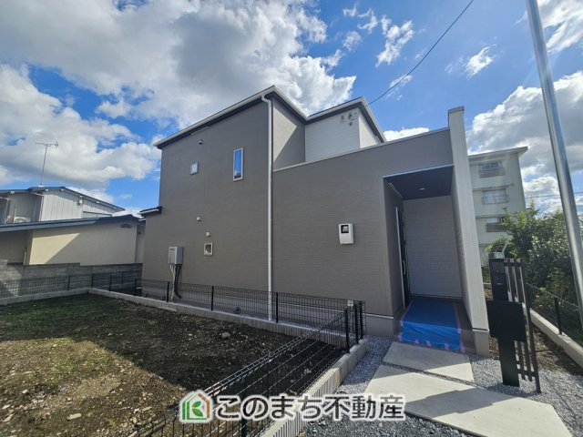グラファーレ宇都宮市新町　2号棟の外観|本日ご内覧できます(*^^*)
お電話でのお問合せが非常にスムーズです！
現地直接集合のお待ち合わせも大丈夫です！
お気軽にお問合せ下さい(^^)/