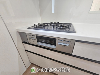 【キッチン】 | グラファーレ宇都宮市新町　2号棟 | 毎日使うキッチン周りが綺麗で清潔に保たれていると、お料理を作るのも楽しくなりますよね♪
機能性とデザイン性を持たせたキッチンで気持ちよく楽しくお料理が出来そうです！