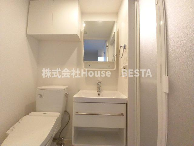 セレニテ三宮プリエの独立洗面台