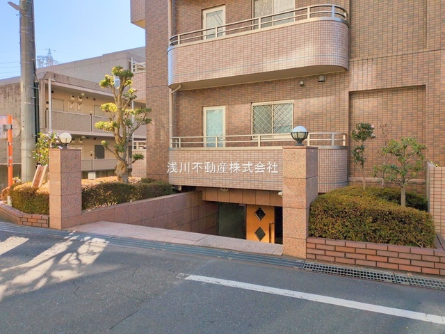 レクシオ大和田のエントランス|～管理形態は全部委託式　キレイにメンテナンスされているマンションです～