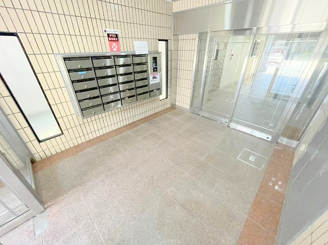 能登第2マンションのエントランス